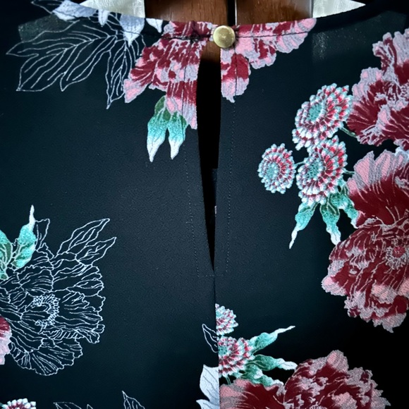 Womens blouse by bobeau - Picture 4 of 6